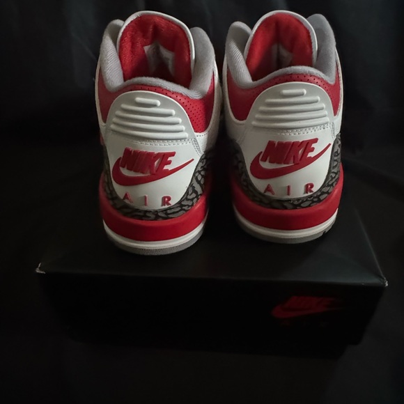Air Jordan 3 Retro - Picture 5 of 7